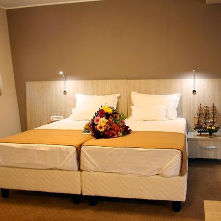 Nemo Hotel Braila Bagian luar foto