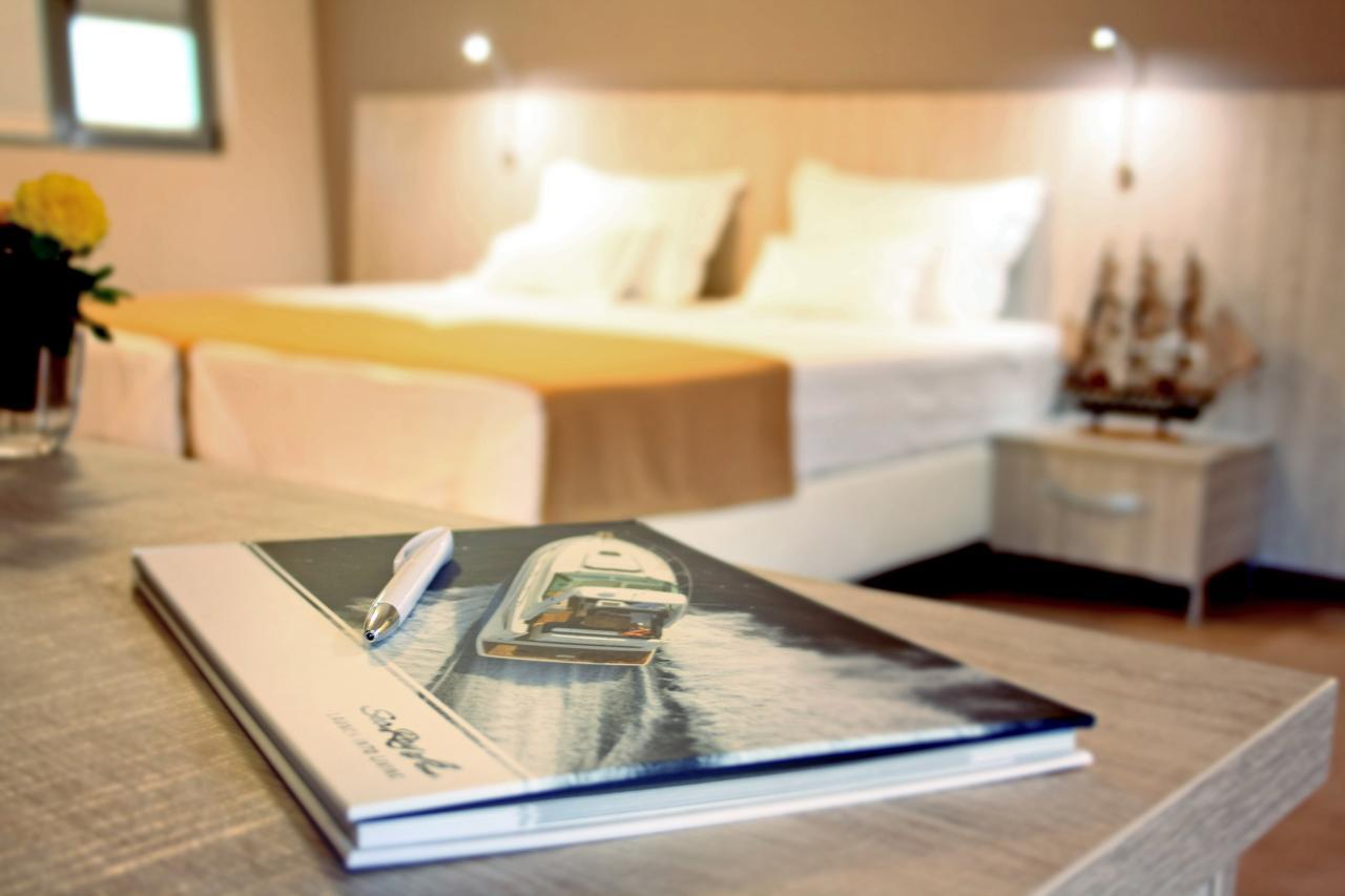 Nemo Hotel Braila Bagian luar foto