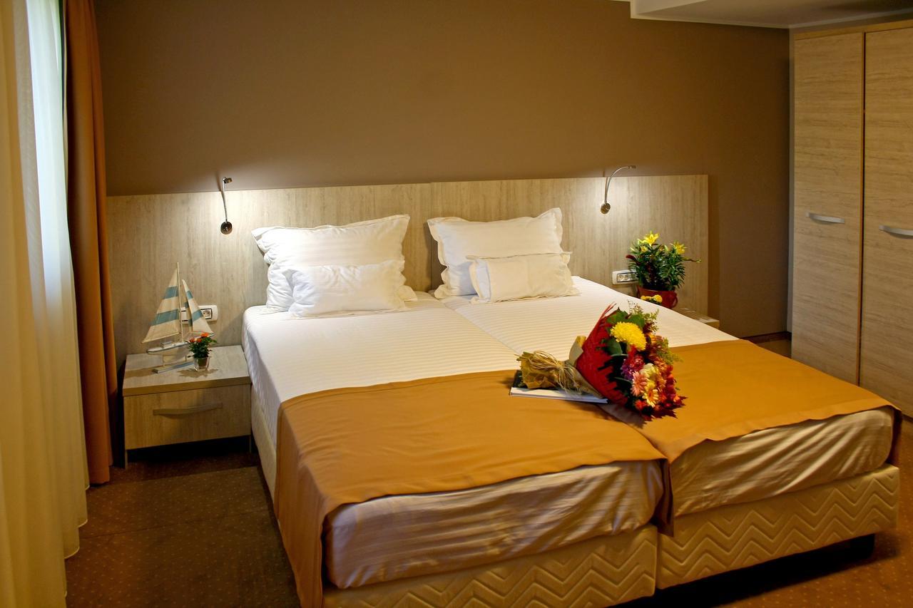 Nemo Hotel Braila Bagian luar foto