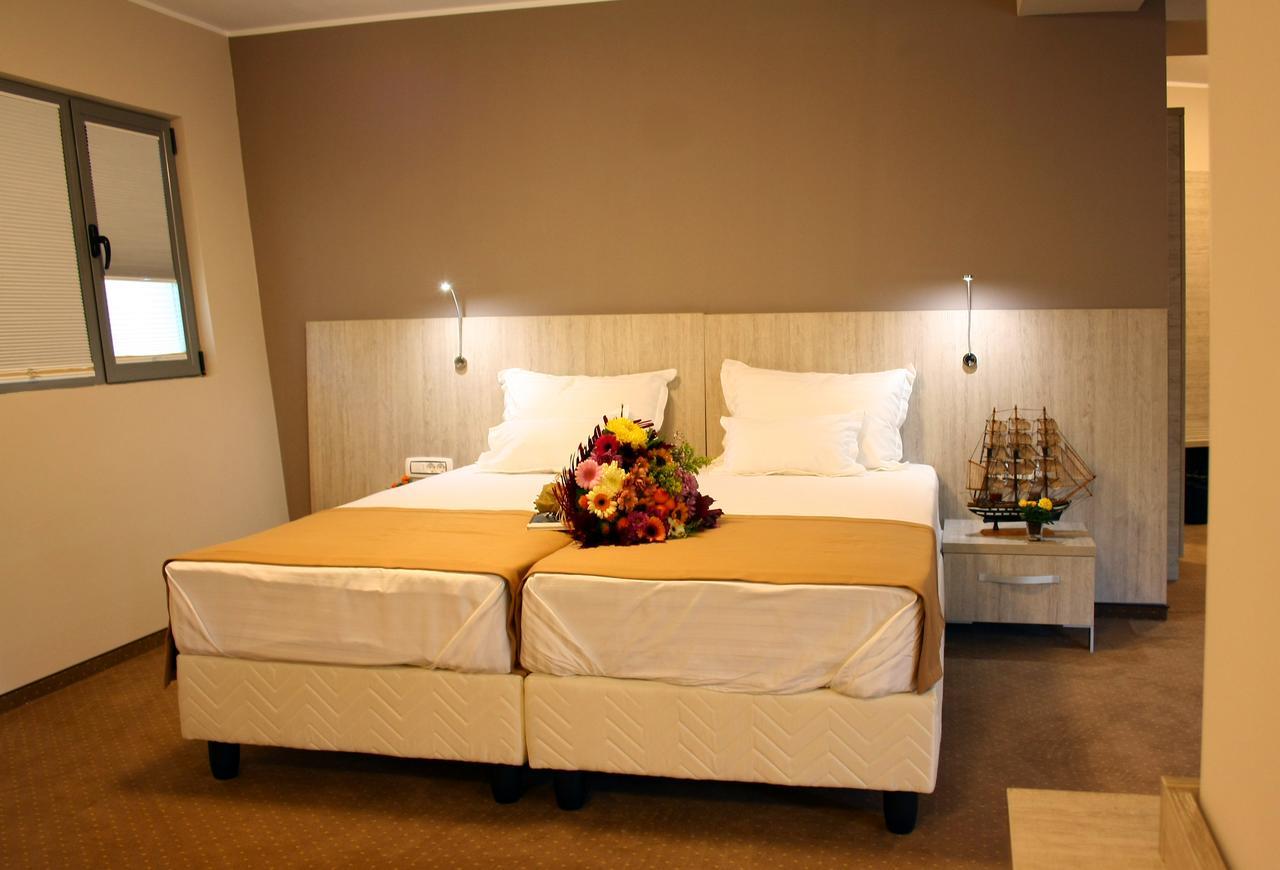 Nemo Hotel Braila Bagian luar foto