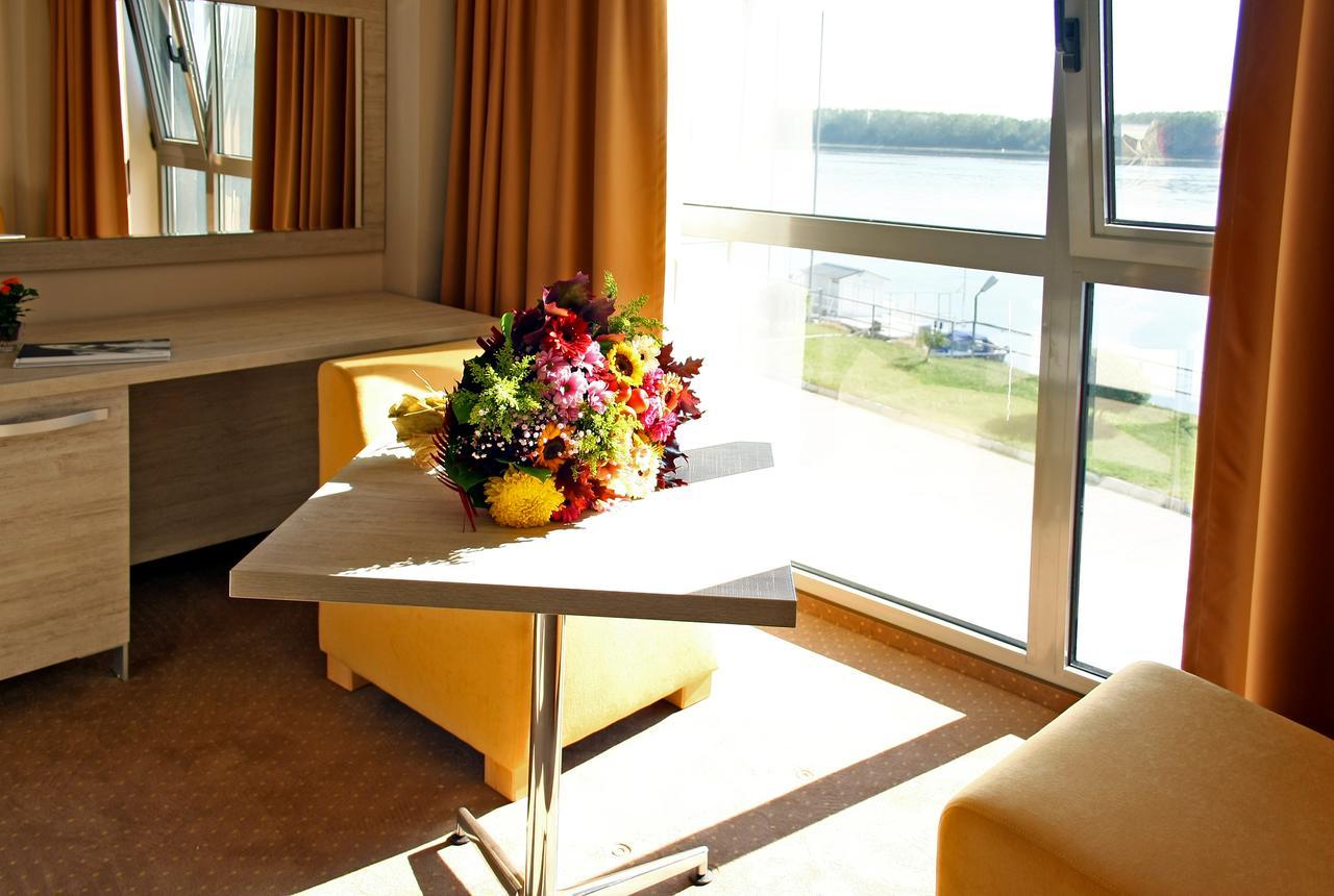 Nemo Hotel Braila Bagian luar foto