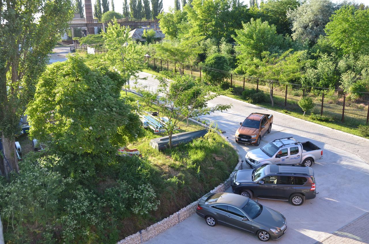 Nemo Hotel Braila Bagian luar foto