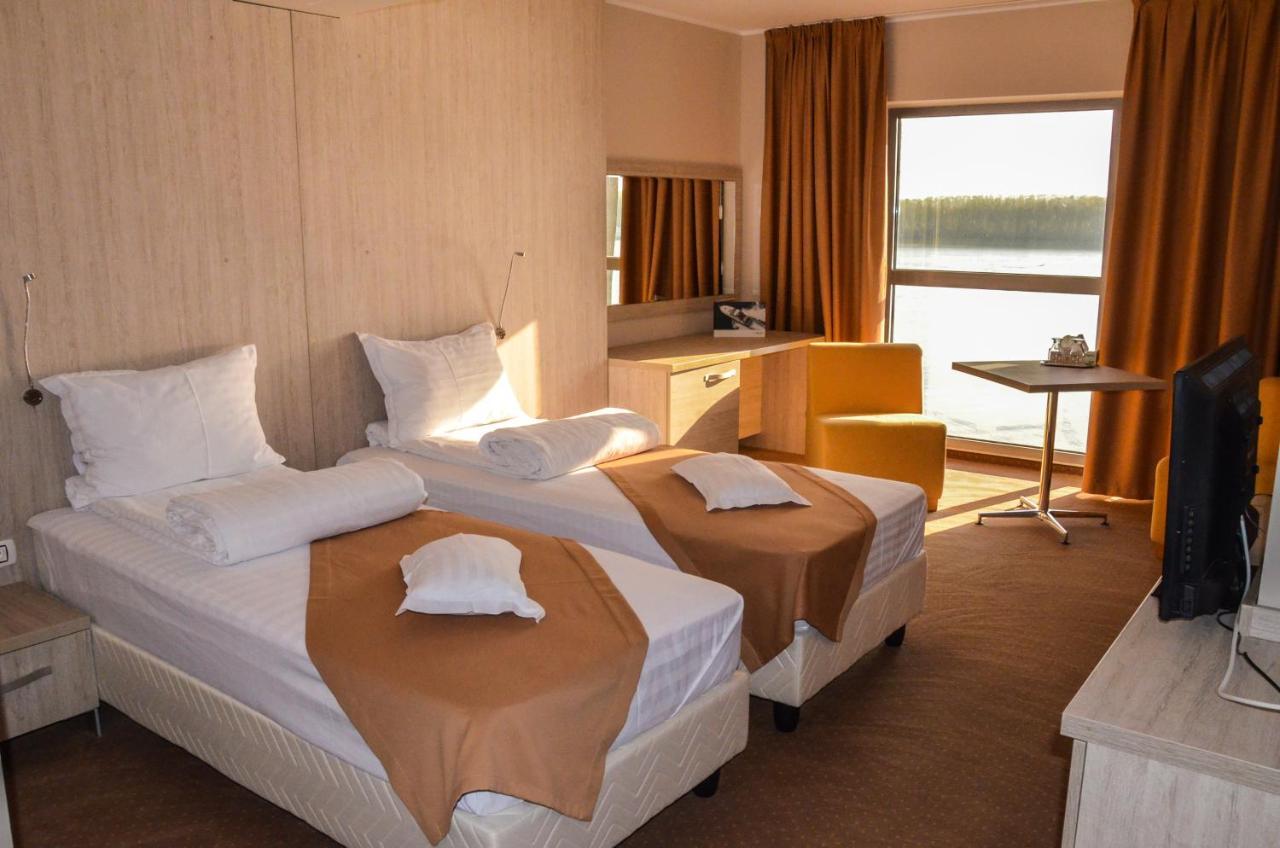 Nemo Hotel Braila Bagian luar foto